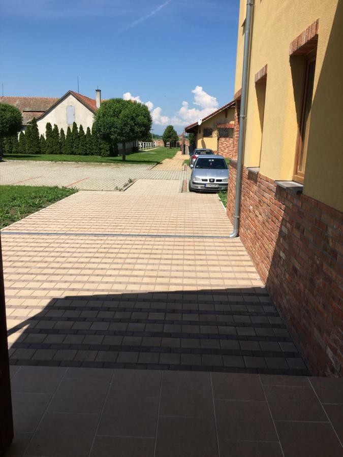 Penzion Petrov Grunt Kosuty Exterior photo
